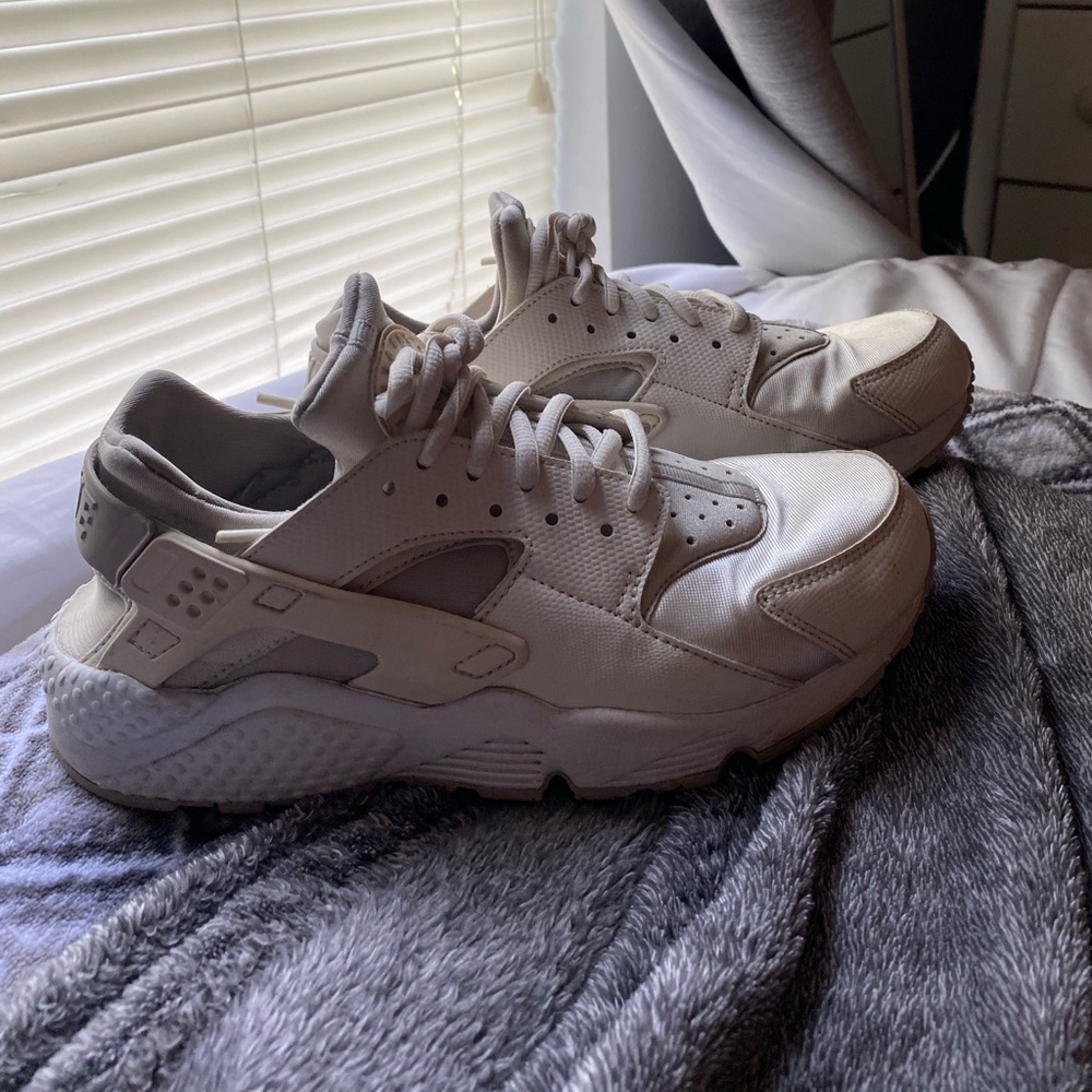 Gold/beige Nike huaraches